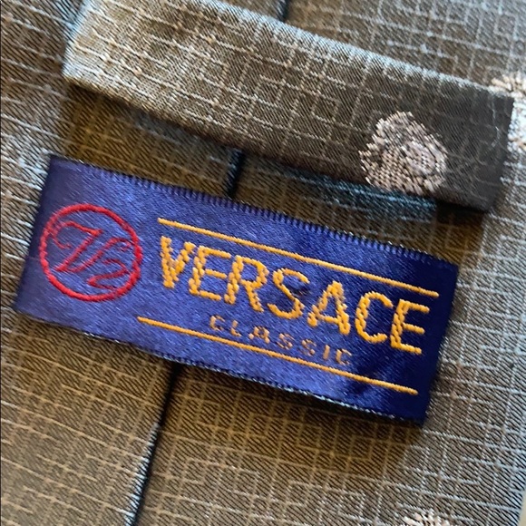Versace Iconic Medusa Logo Handmade gray Silk Tie - Picture 4 of 5